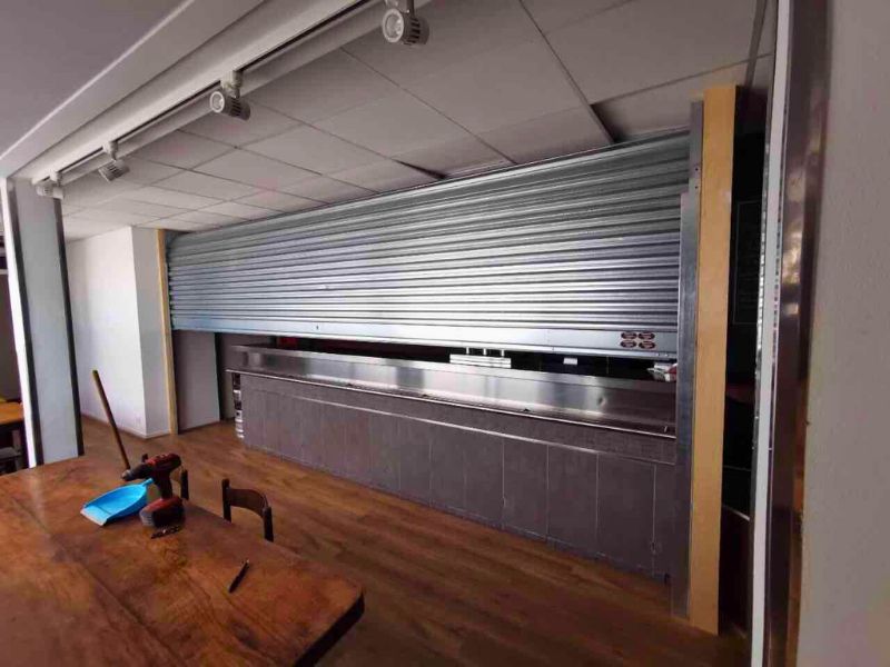 Store extérieur en acier galvanisé pour magasin